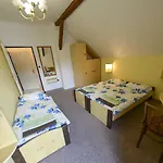 Ve Dvorku Maison d'hôtes *