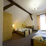 Ve Dvorku Maison d'hôtes