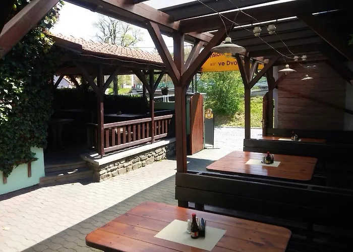 Casa de hóspedes Ve Dvorku *