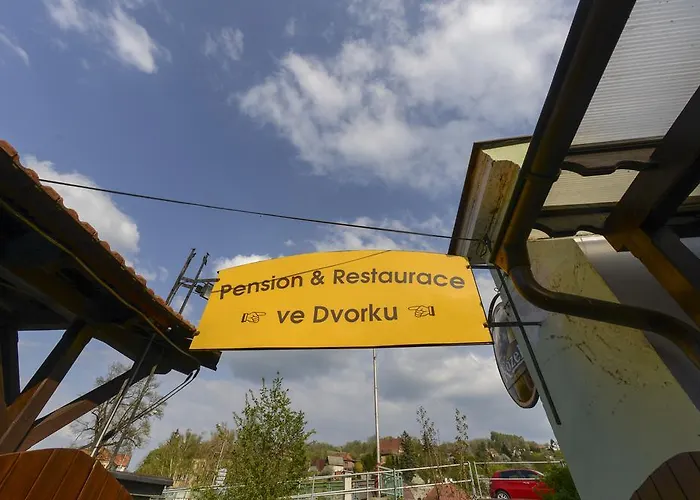 Ve Dvorku Casa de hóspedes *